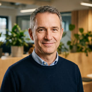 James Mitchell, pełniący funkcję Chief Executive Officer w Zenit Skarbelis, zdjęcie profilowe